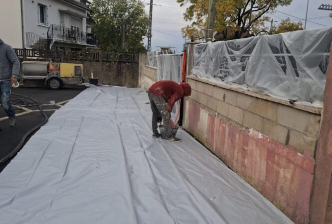 Traitement des micro fissures sur mur extérieur