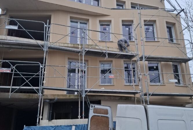 Façade avant travaux de ravalement professionnel