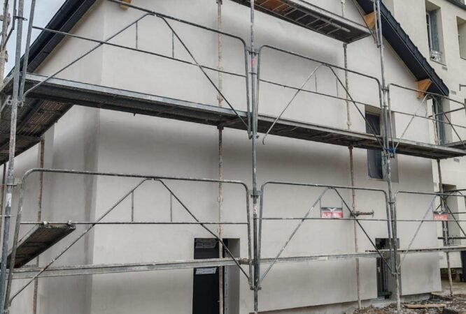 Application de peinture professionnelle sur enduit