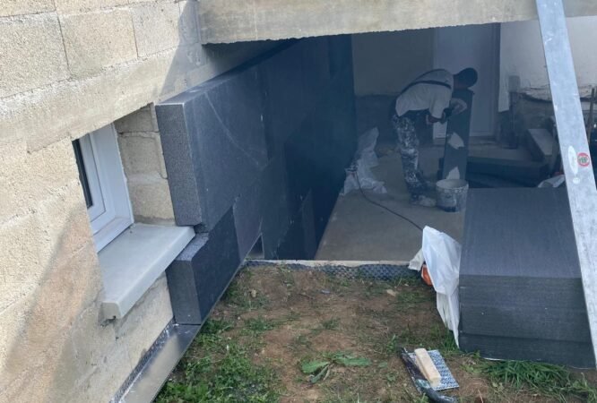 Application d’un revêtement imperméable extérieur